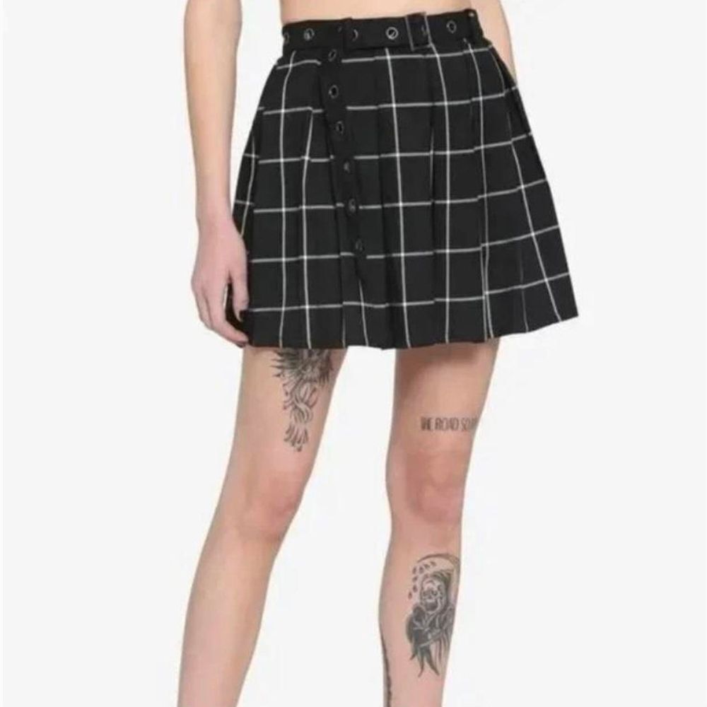 HOT TOPIC belted plaid skirt M